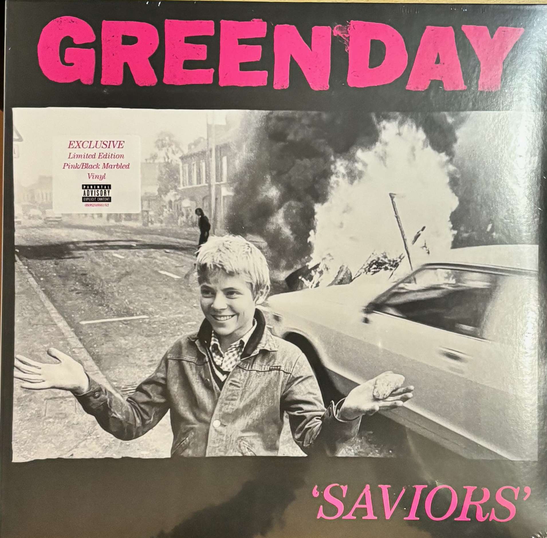 Green Day - Saviors (Limited Indie Edition Pink/Black Marbled) (Vinyl) Green Day - Saviors (Limited Indie Edition Pink/Black Marbled) (Vinyl)